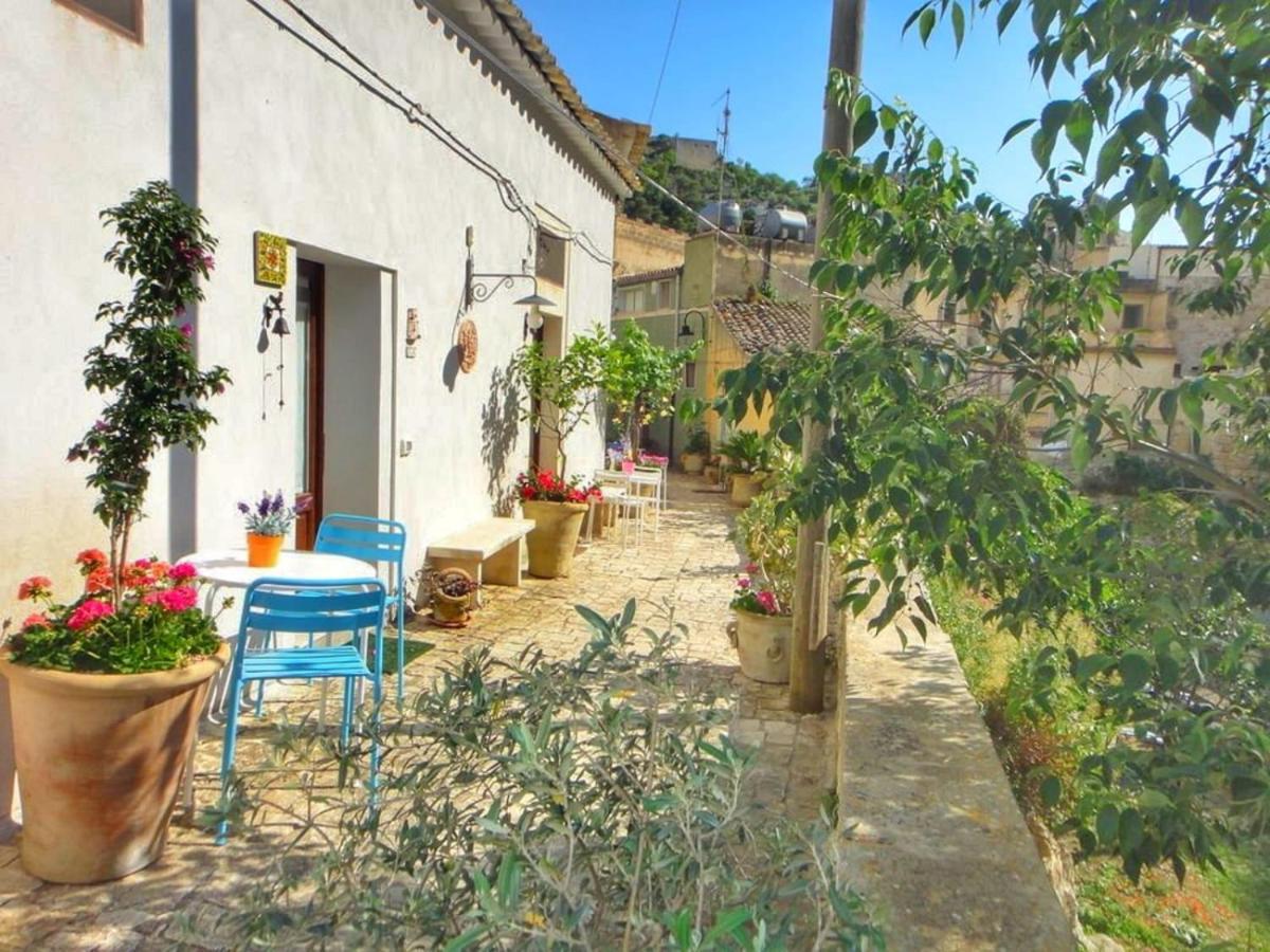 Lilibeth Houses - Charming & Lovely Views شيكلي المظهر الخارجي الصورة