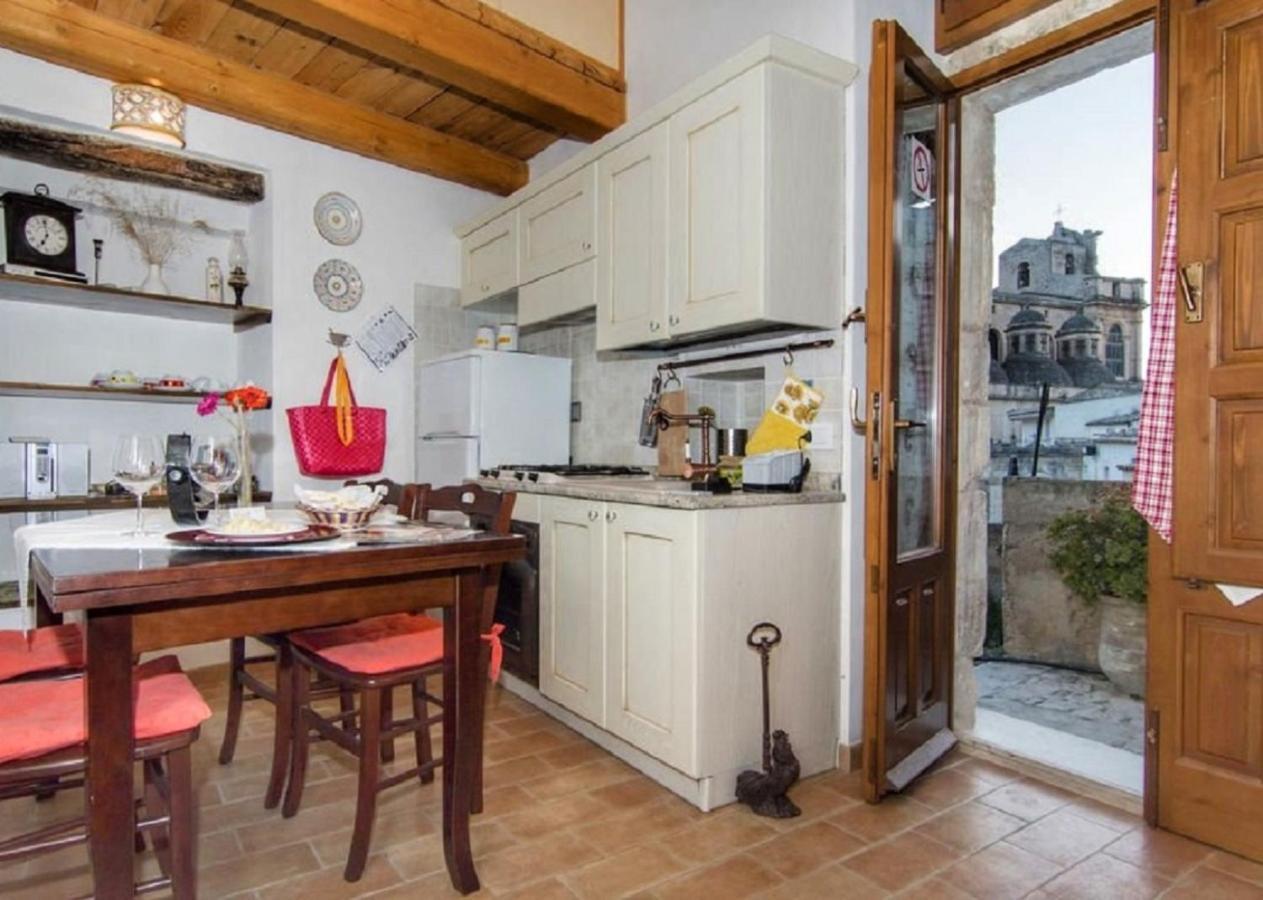 Lilibeth Houses - Charming & Lovely Views شيكلي المظهر الخارجي الصورة