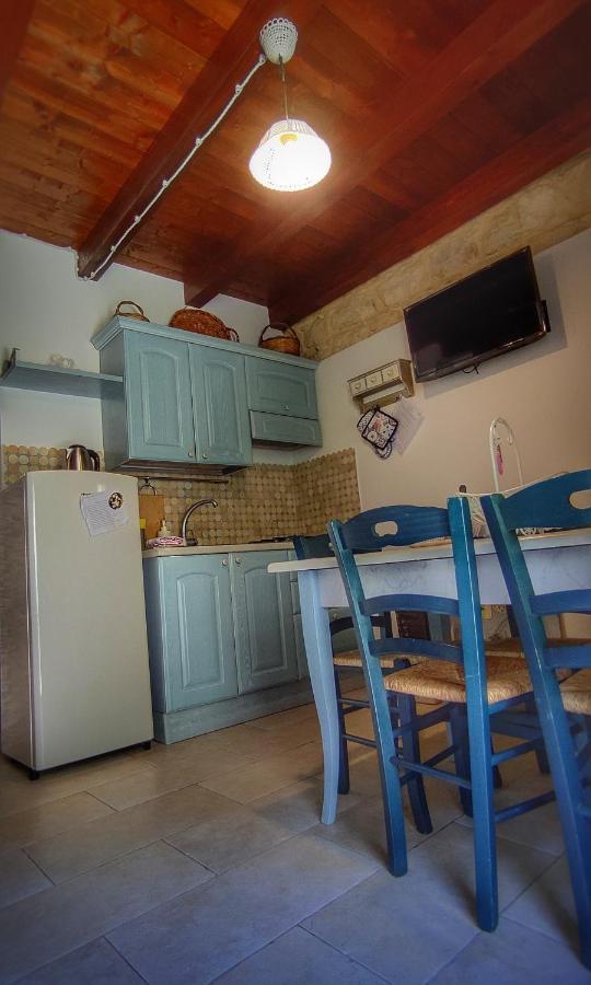 Lilibeth Houses - Charming & Lovely Views شيكلي المظهر الخارجي الصورة