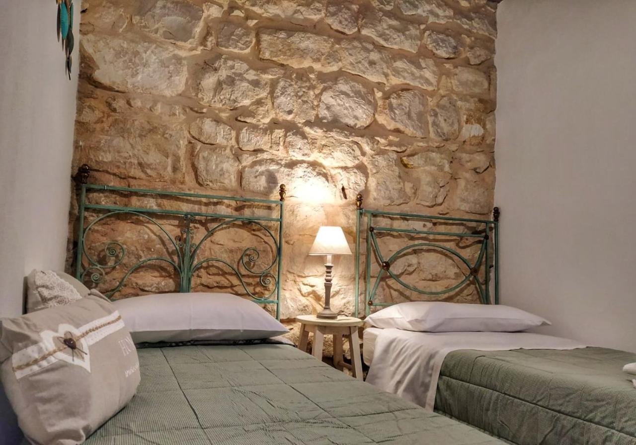 Lilibeth Houses - Charming & Lovely Views شيكلي المظهر الخارجي الصورة