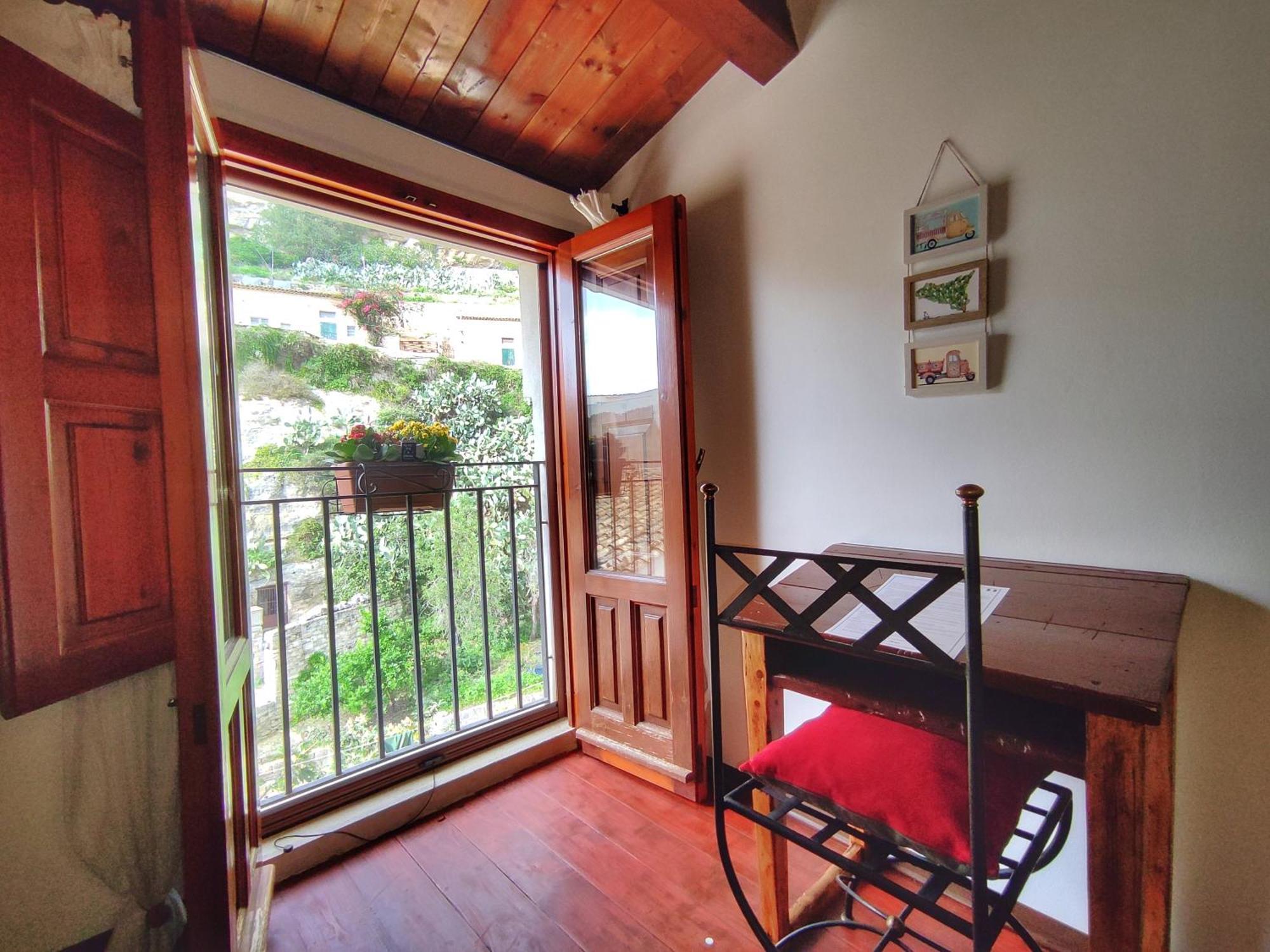 Lilibeth Houses - Charming & Lovely Views شيكلي الغرفة الصورة